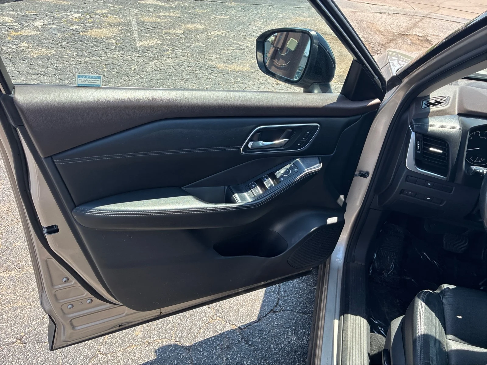 Used 2021 Brilliant Silver / Black Nissan SL image 19