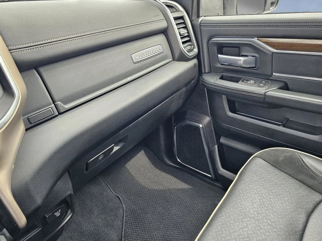 Used 2024  Ram Laramie image 28