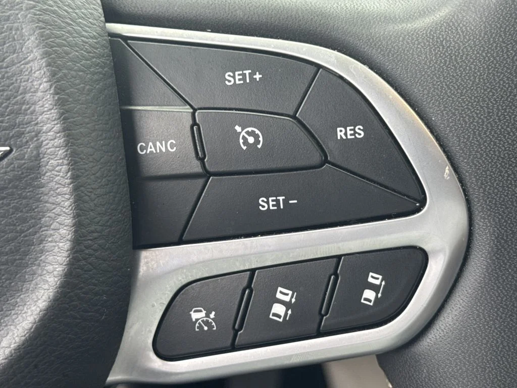 2023 Chrysler Pacifica Touring L - Photo 25