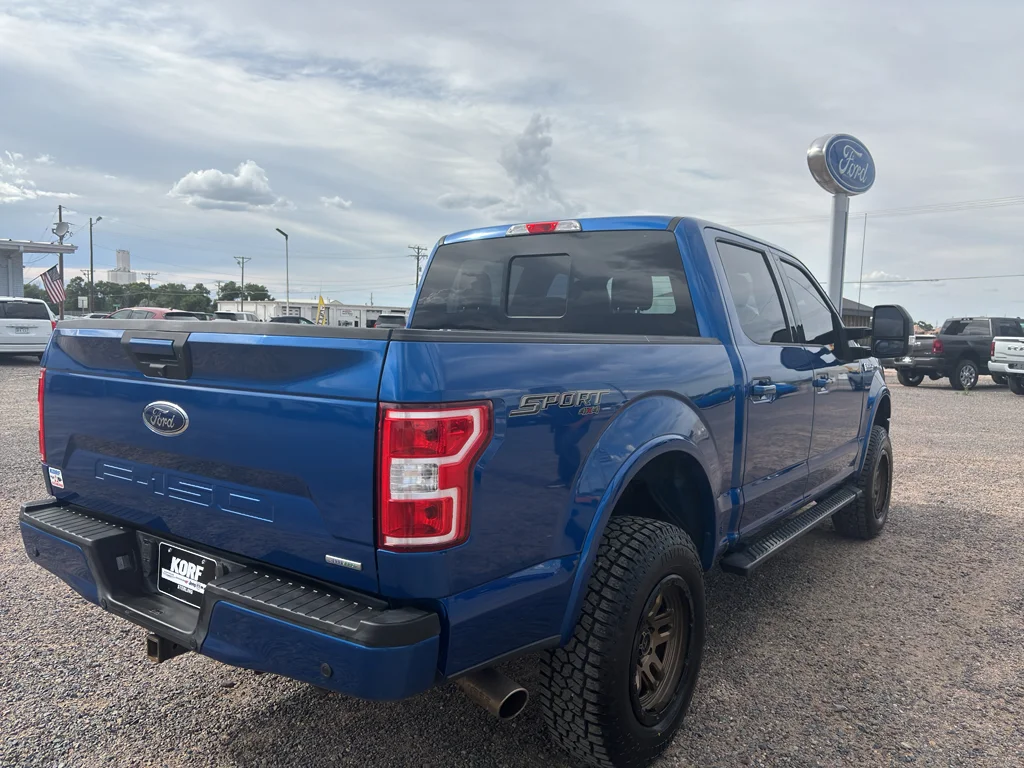 Used 2018 Lightning Blue Ford XLT image 5