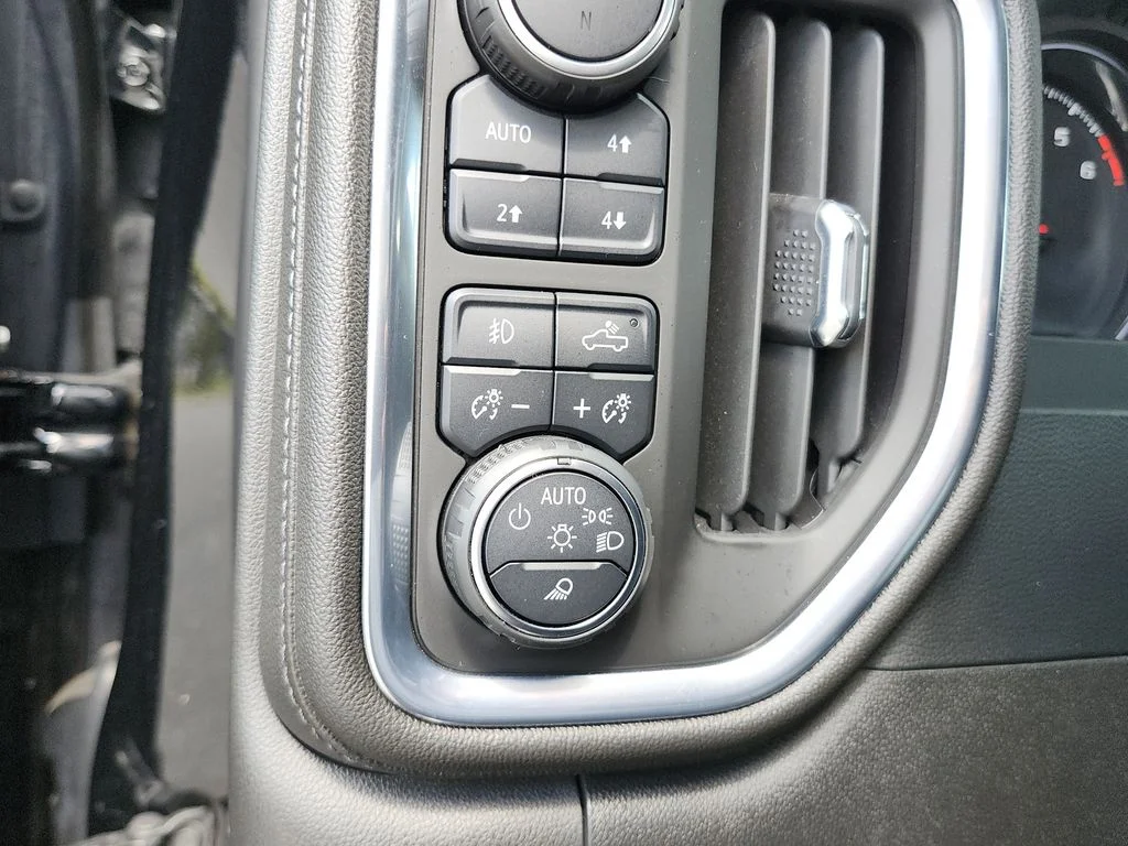Used 2022 Black Chevrolet LT Trail Boss image 35