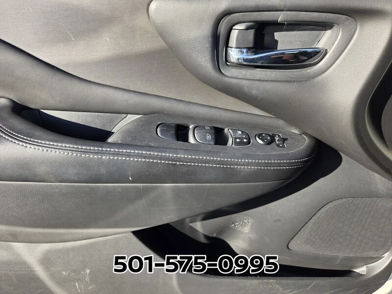 Used 2023 Pearl White NISSAN FWD SV image 34