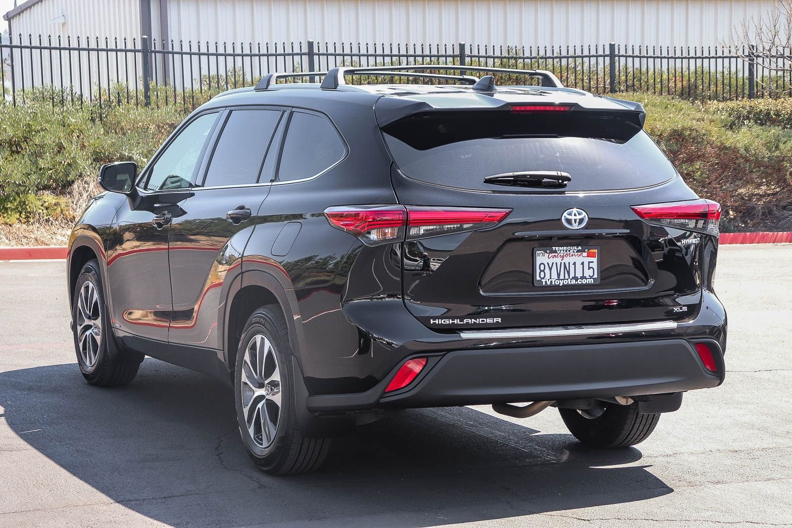 Used 2022 Midnight Black Metallic Toyota XLE image 5