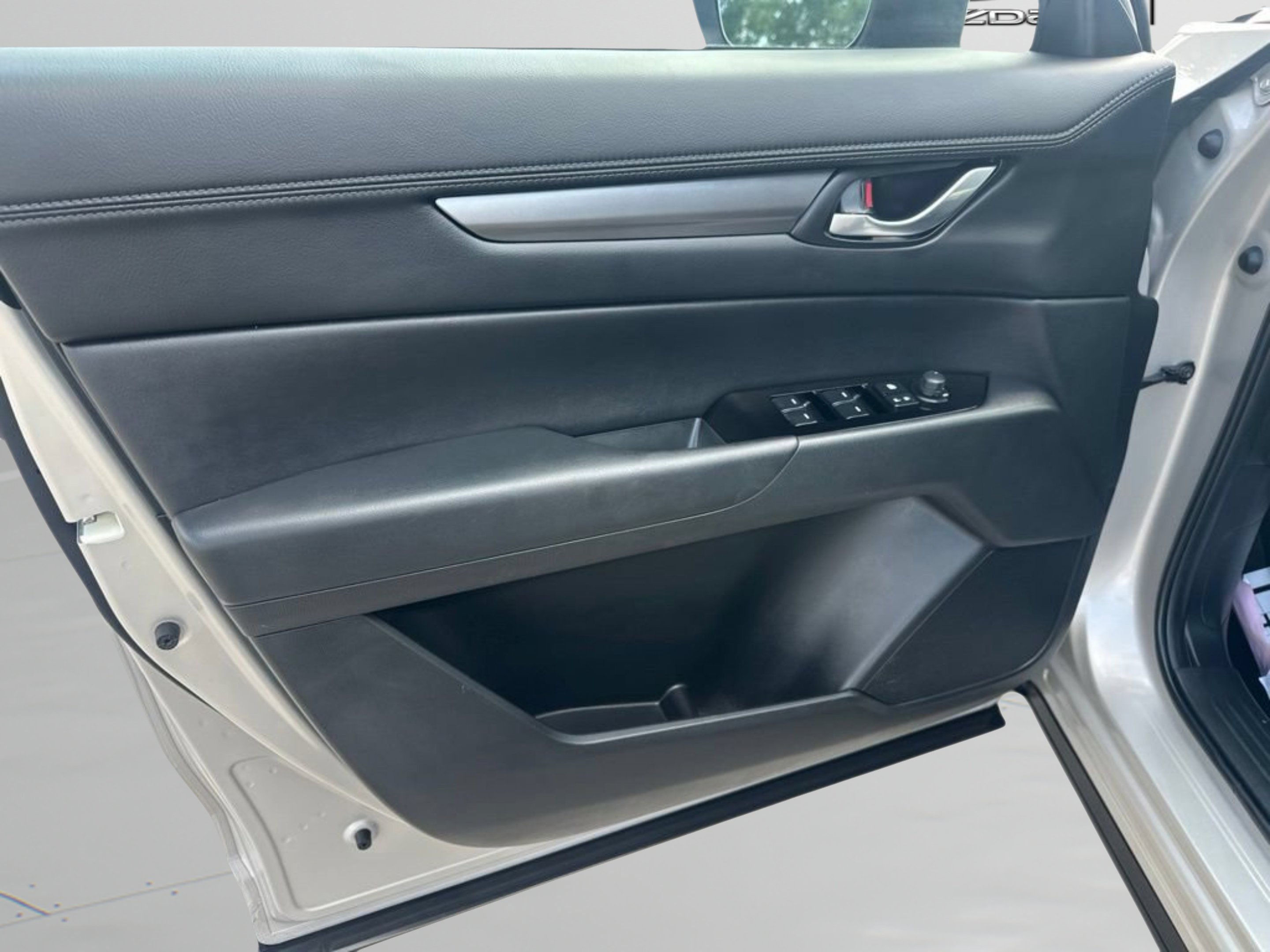 Used 2025 Platinum Quartz Metallic Mazda 2.5 S Select Package image 9