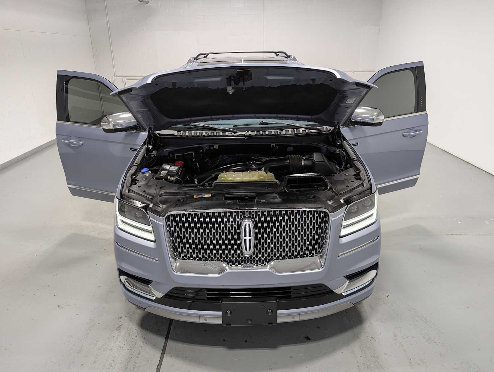 Used 2021 Chroma Crystal Blue Lincoln Black Label image 13