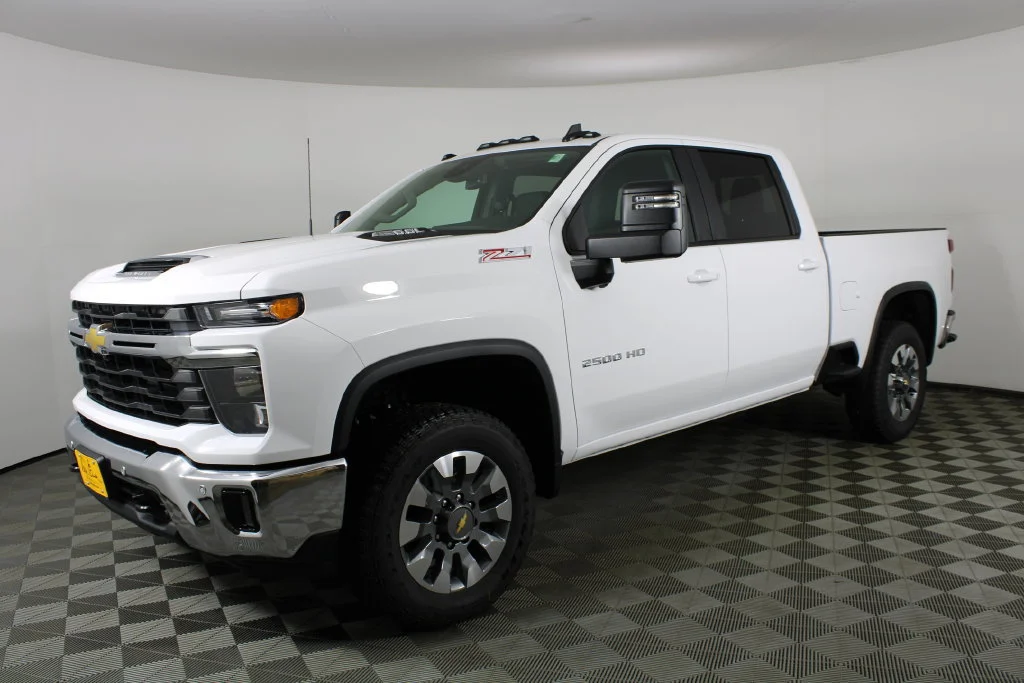New 2026 Summit White Chevrolet LT image 3
