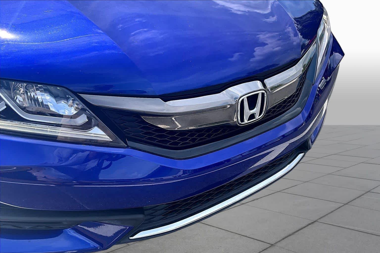 Used 2017 Deep Blue Opal Metallic Honda EX-L image 28