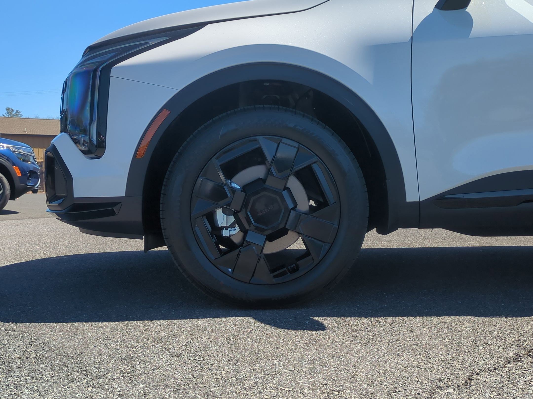 New 2026 Glacial White Pearl Kia X-Line image 16
