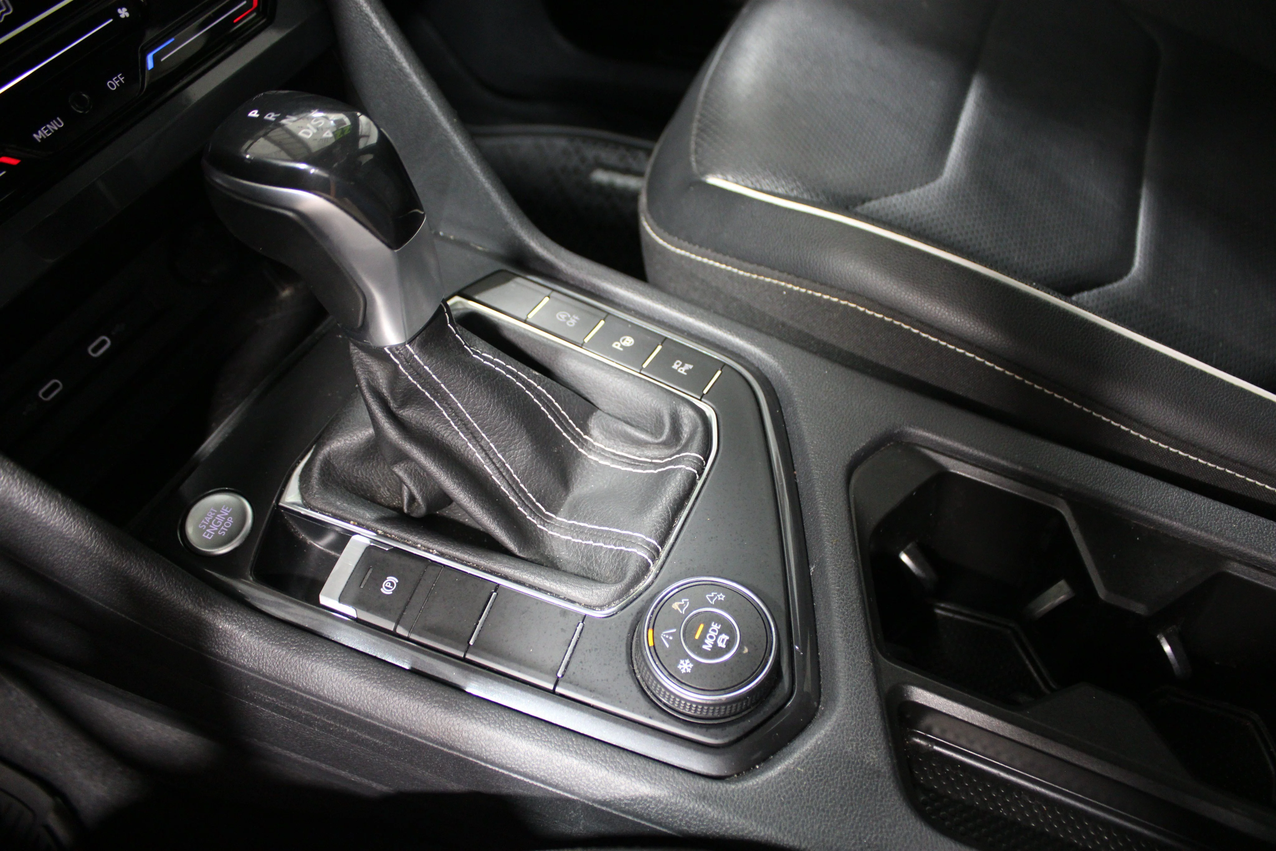 Used 2022 Gray Volkswagen SEL R-Line image 17