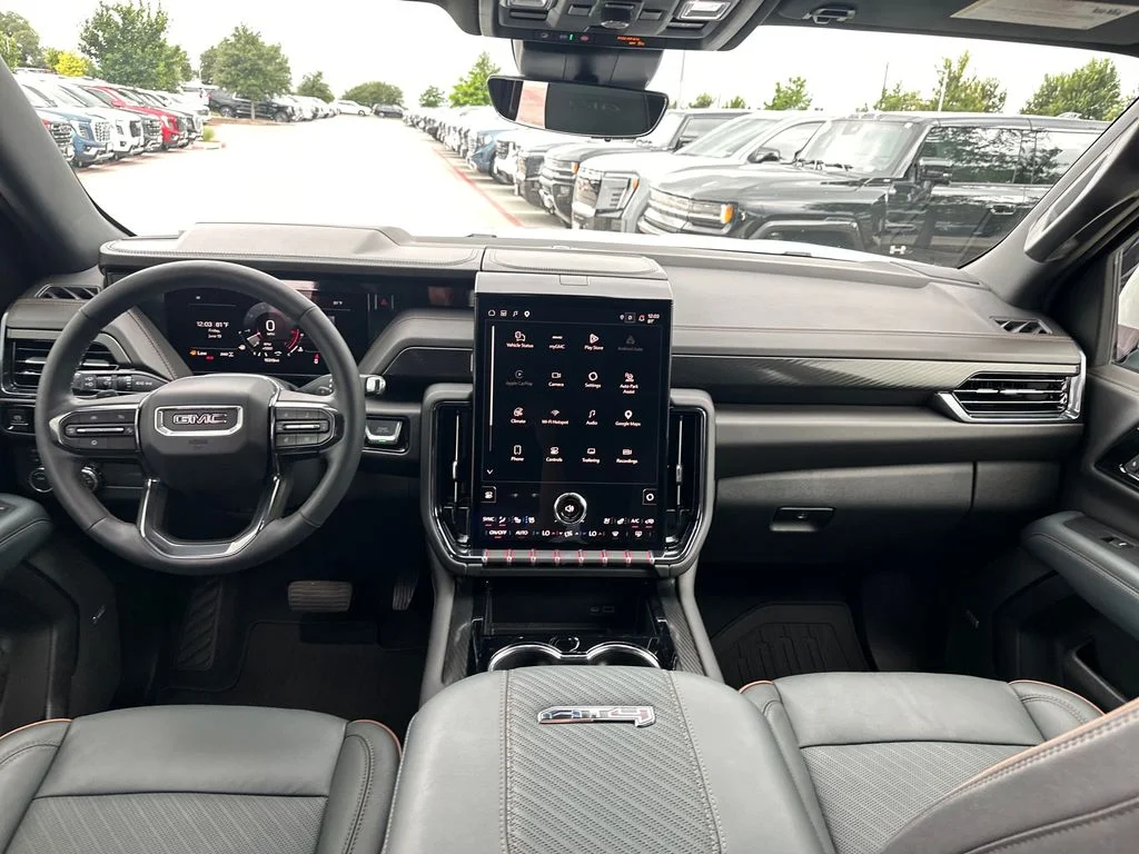 Used 2025 White GMC AT4 image 34
