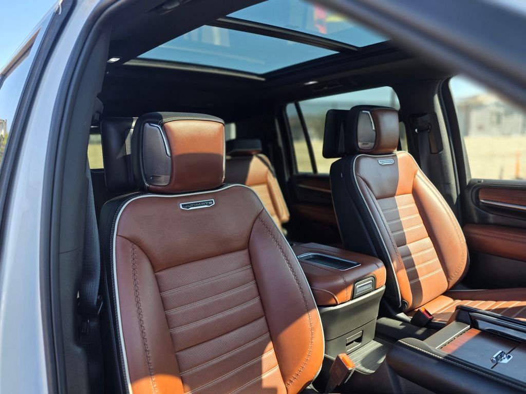 2023 GMC Yukon XL Denali Ultimate - Photo 10