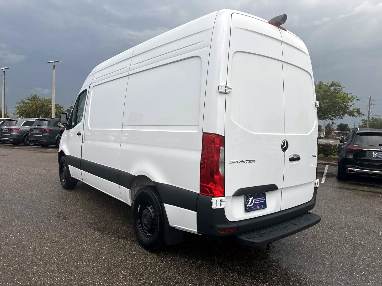 New 2026 Arctic White Sprinter Cargo 144 WB image 3