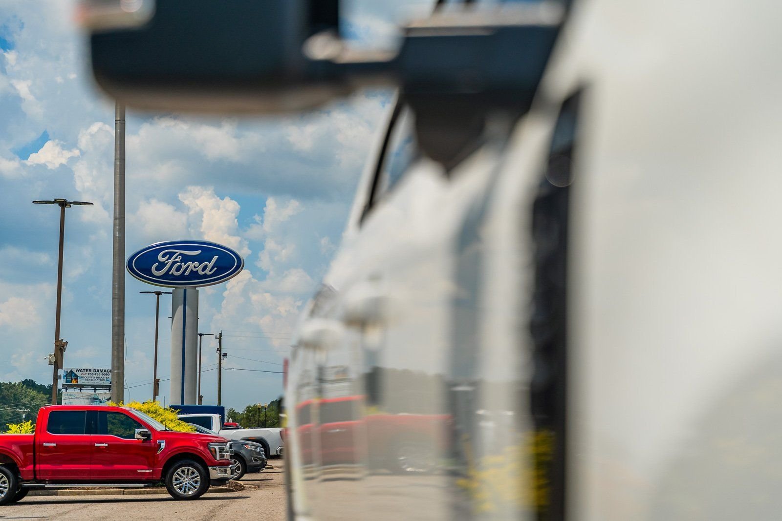 2025 Ford F-350 Super Duty Platinum - Photo 12