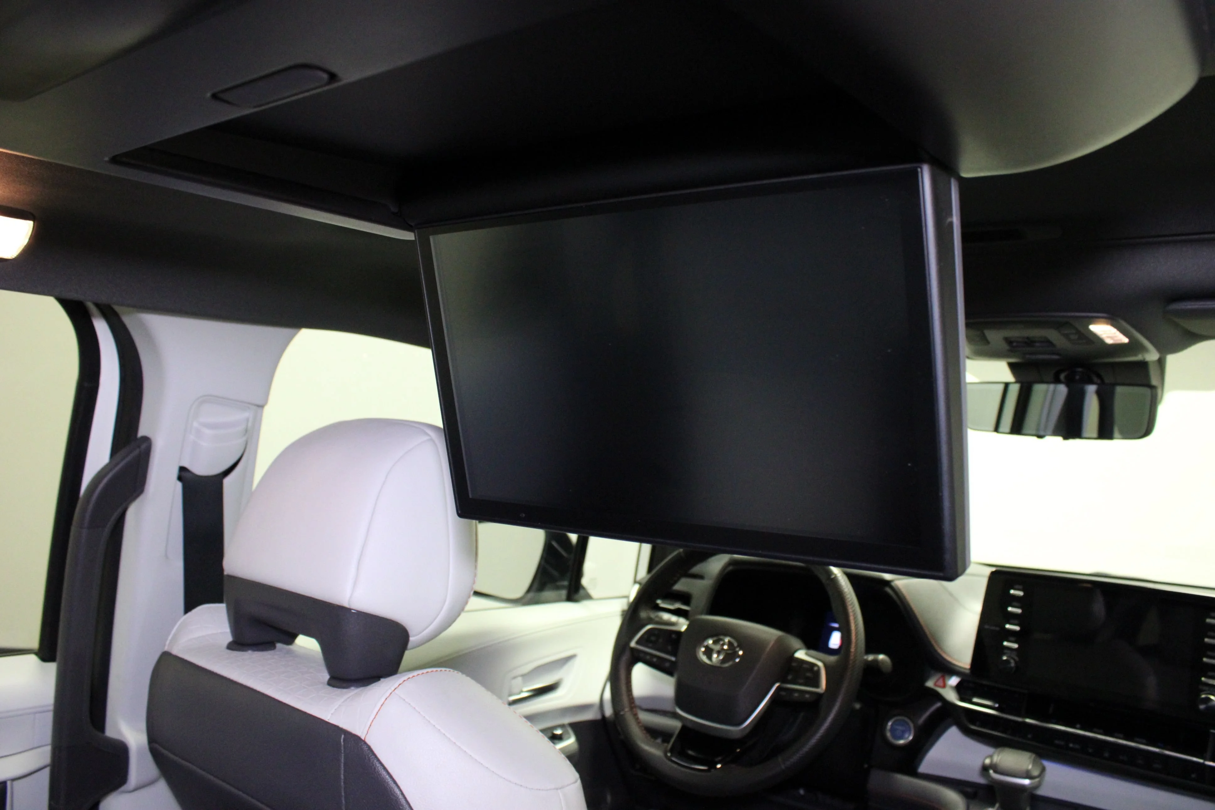 Used 2021 White Toyota XSE image 21