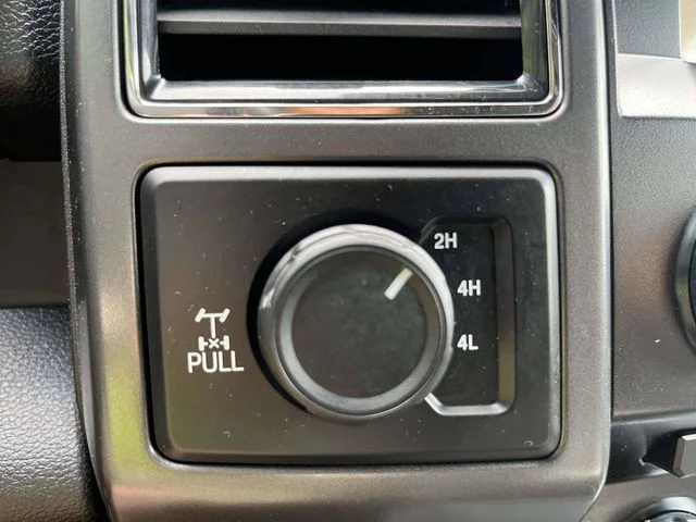 Used 2017 Gray Ford XLT image 30