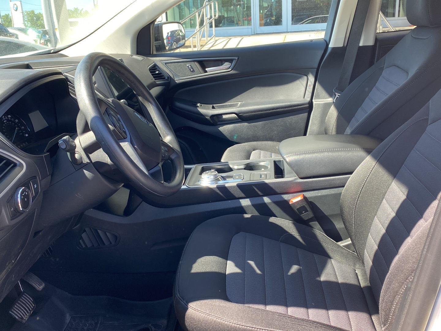 Used 2023 Oxford White Ford SE image 6
