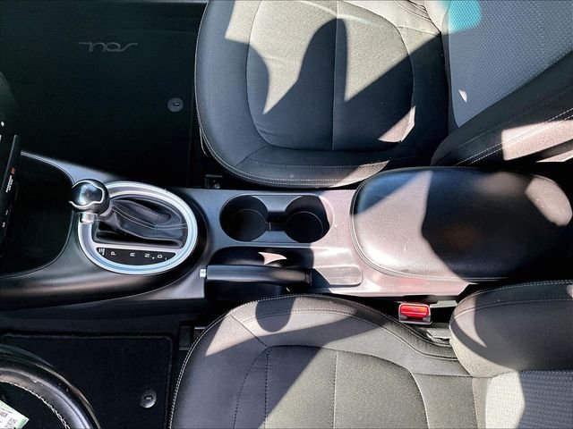 Used 2017 Red Kia Plus image 15