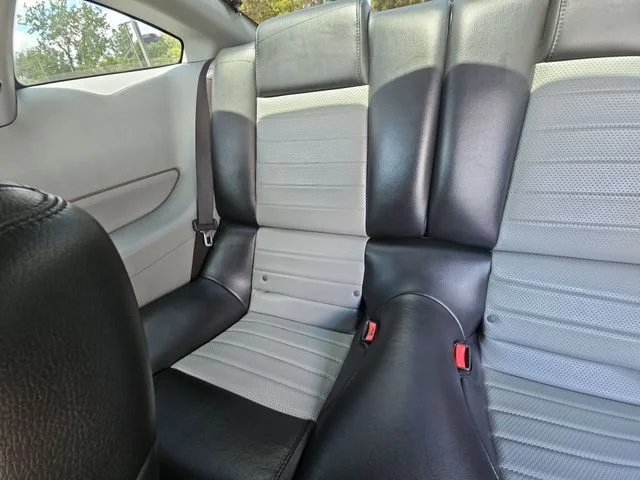 Used 2007 Black Ford GT Premium image 29