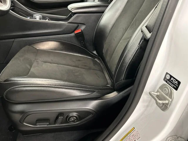 Used 2024 White Jeep Altitude X image 7