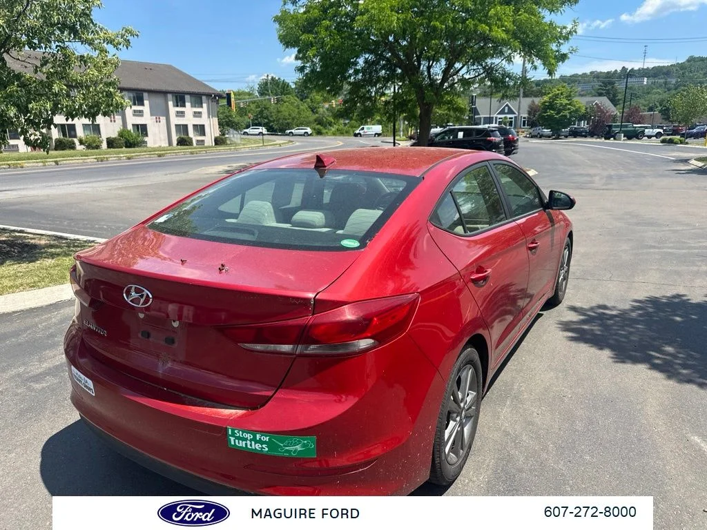 Used 2017 Red Hyundai SE image 5