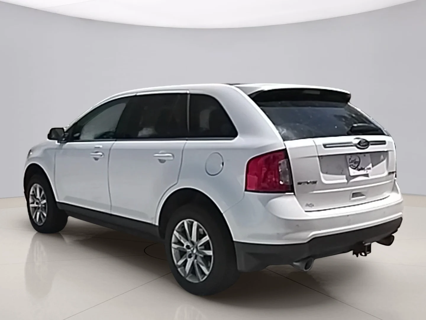 Used 2012 White Ford LIMITED image 7
