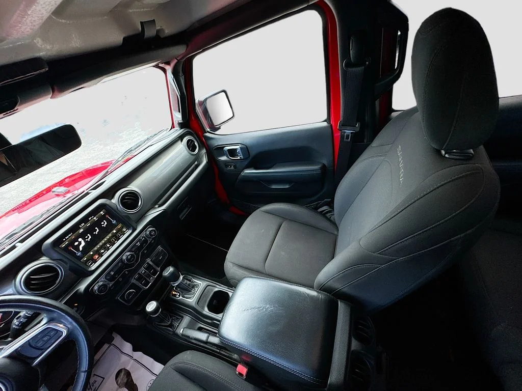 Used 2022 Red Jeep Unlimited Sahara image 26