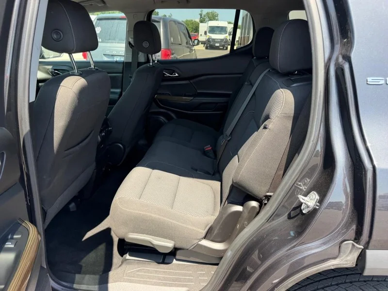 Certified Used 2020 Carbon Black Metallic GMC SLE image 10