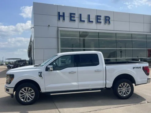 Used 2024 Oxford White Ford XLT image 3