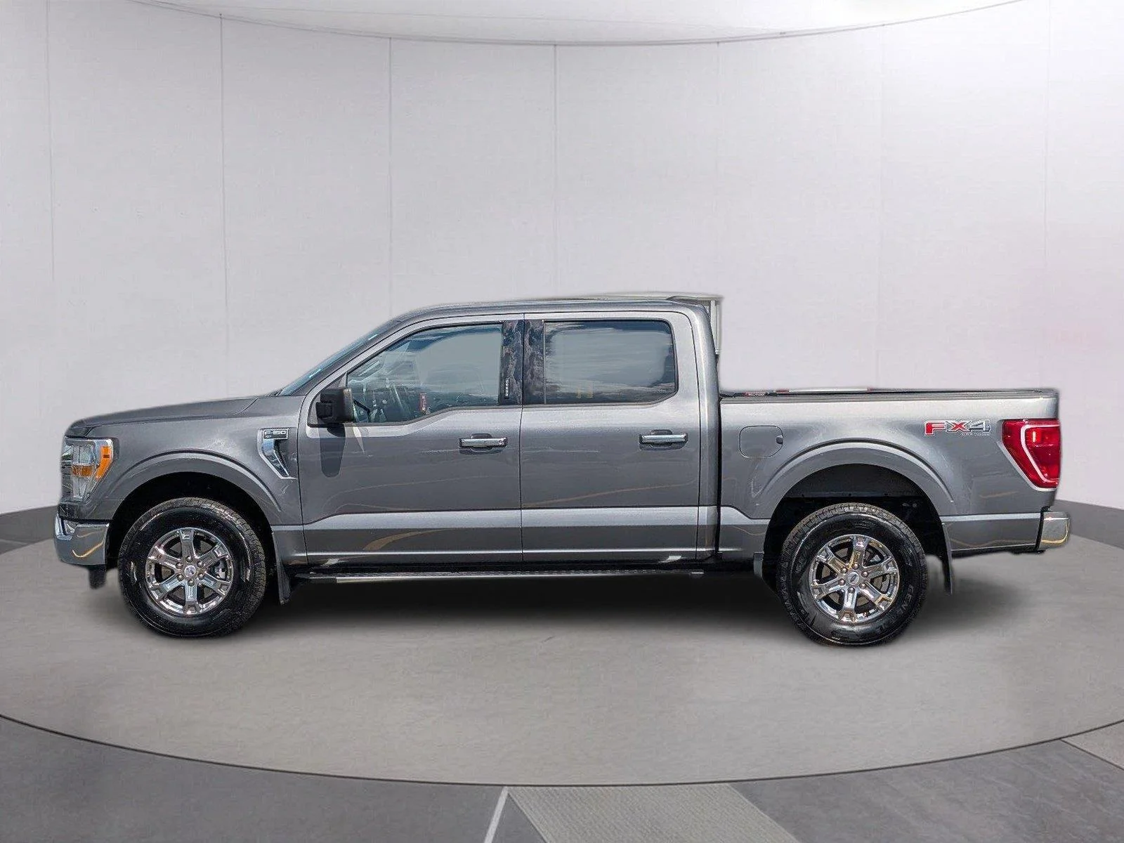Used 2023 Carbonized Gray Ford XLT image 2