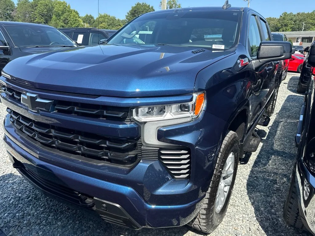 Used 2022 Blue Chevrolet RST image 1