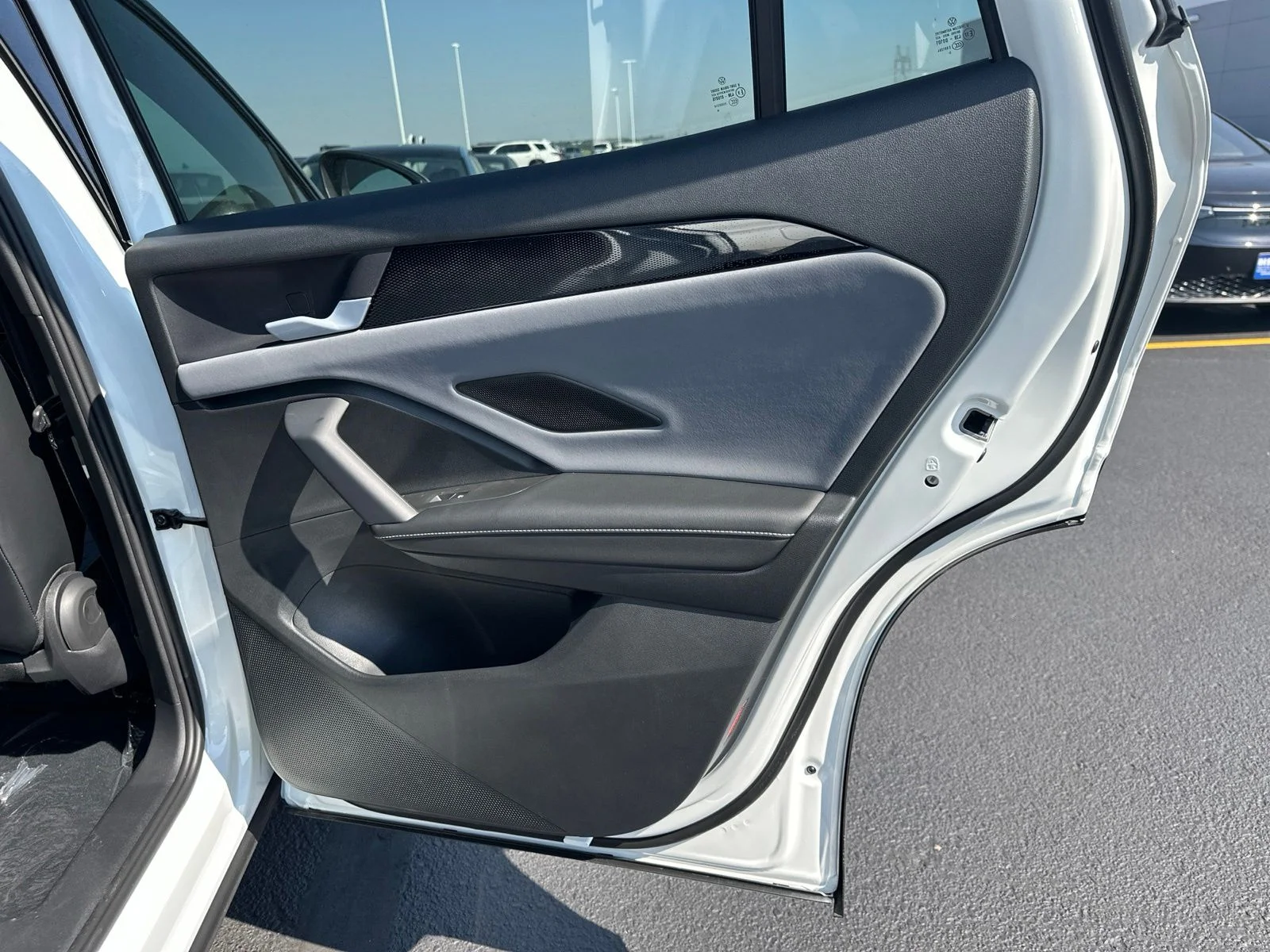 New 2026 White/off-white Volkswagen 2.0T SE R-Line Black image 35