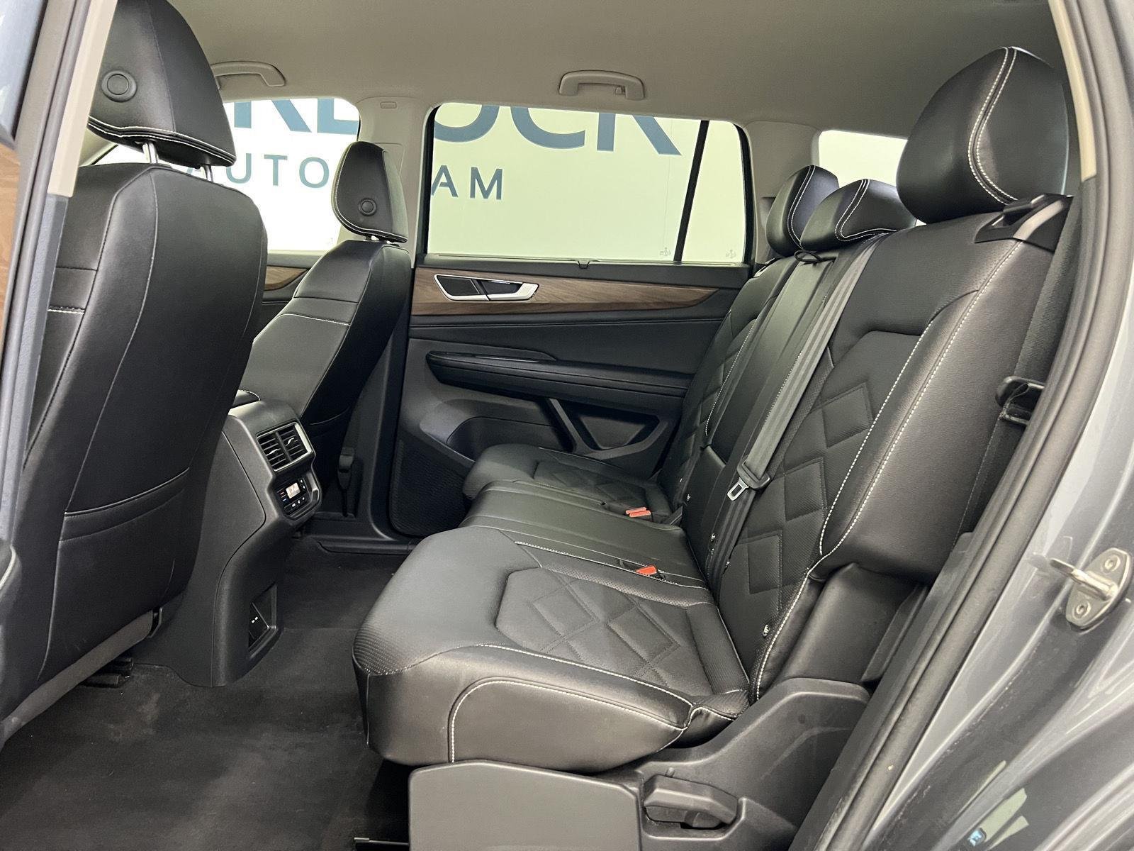 2025 Volkswagen Atlas SE w/Tech - Photo 23