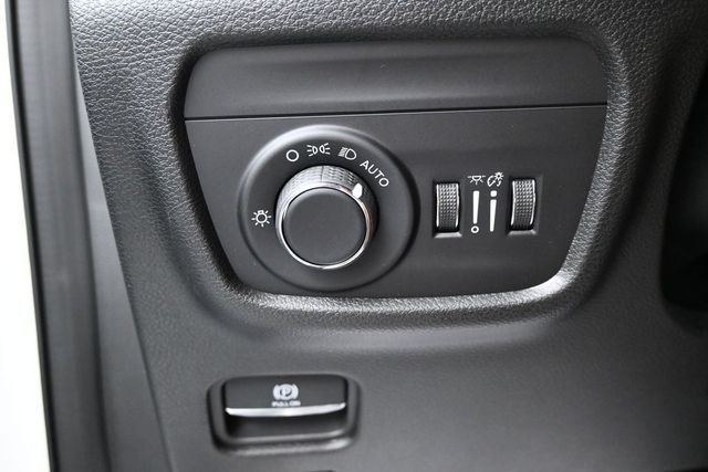 Used 2025 White Jeep Altitude X image 33