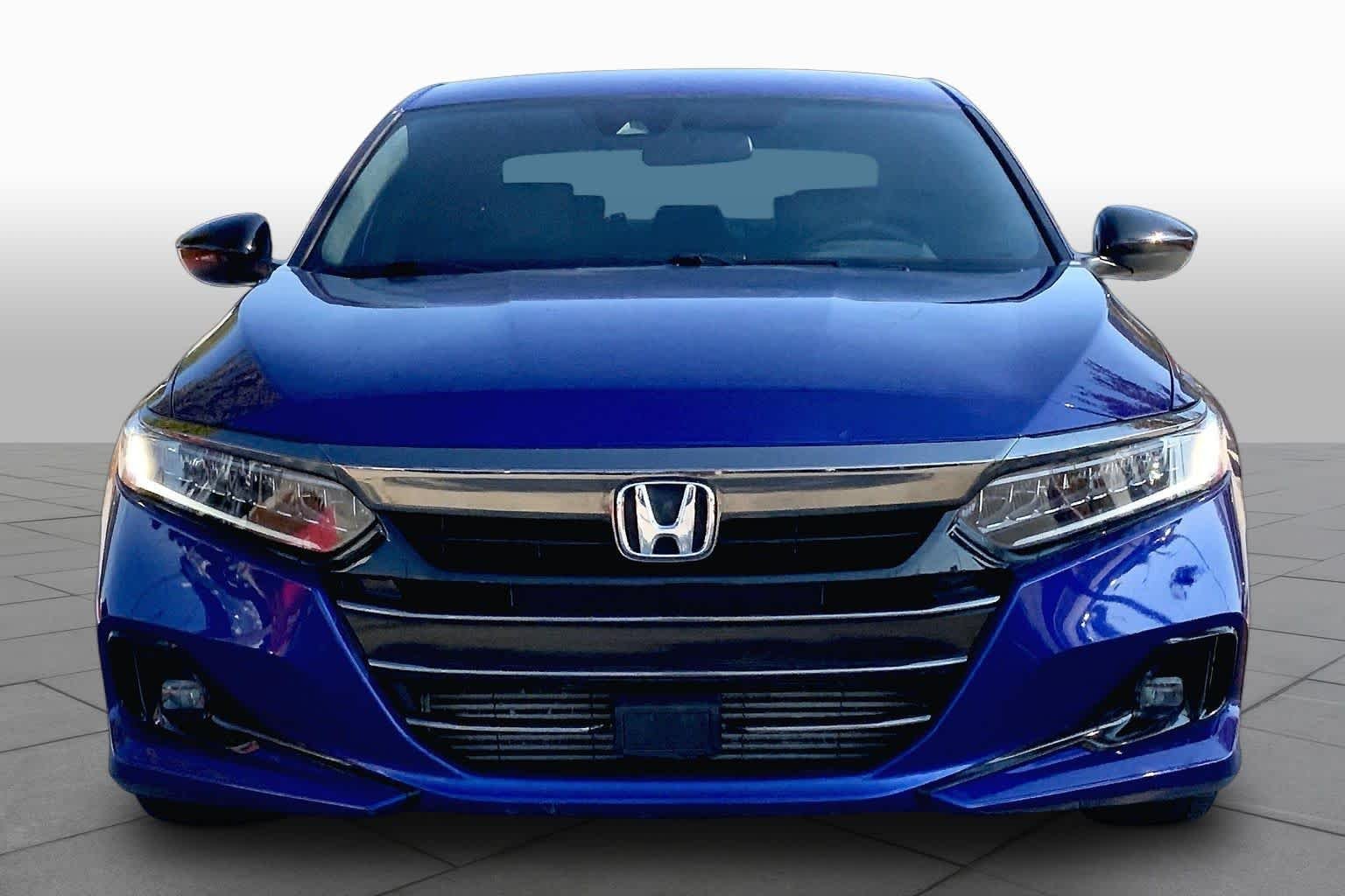 Used 2021 Still Night Pearl Honda Sport image 4