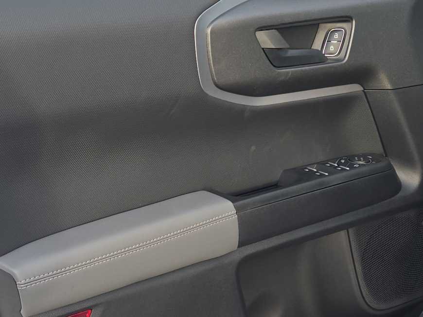 New 2026 Oxford White Ford Badlands® image 10