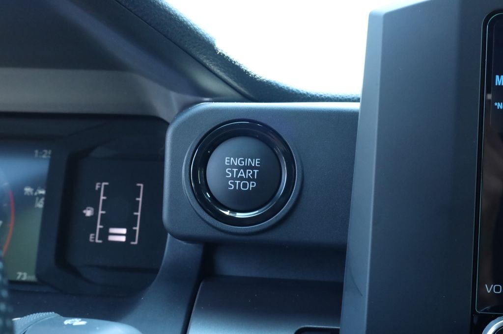 2025 Toyota Tacoma SR5 - Photo 10