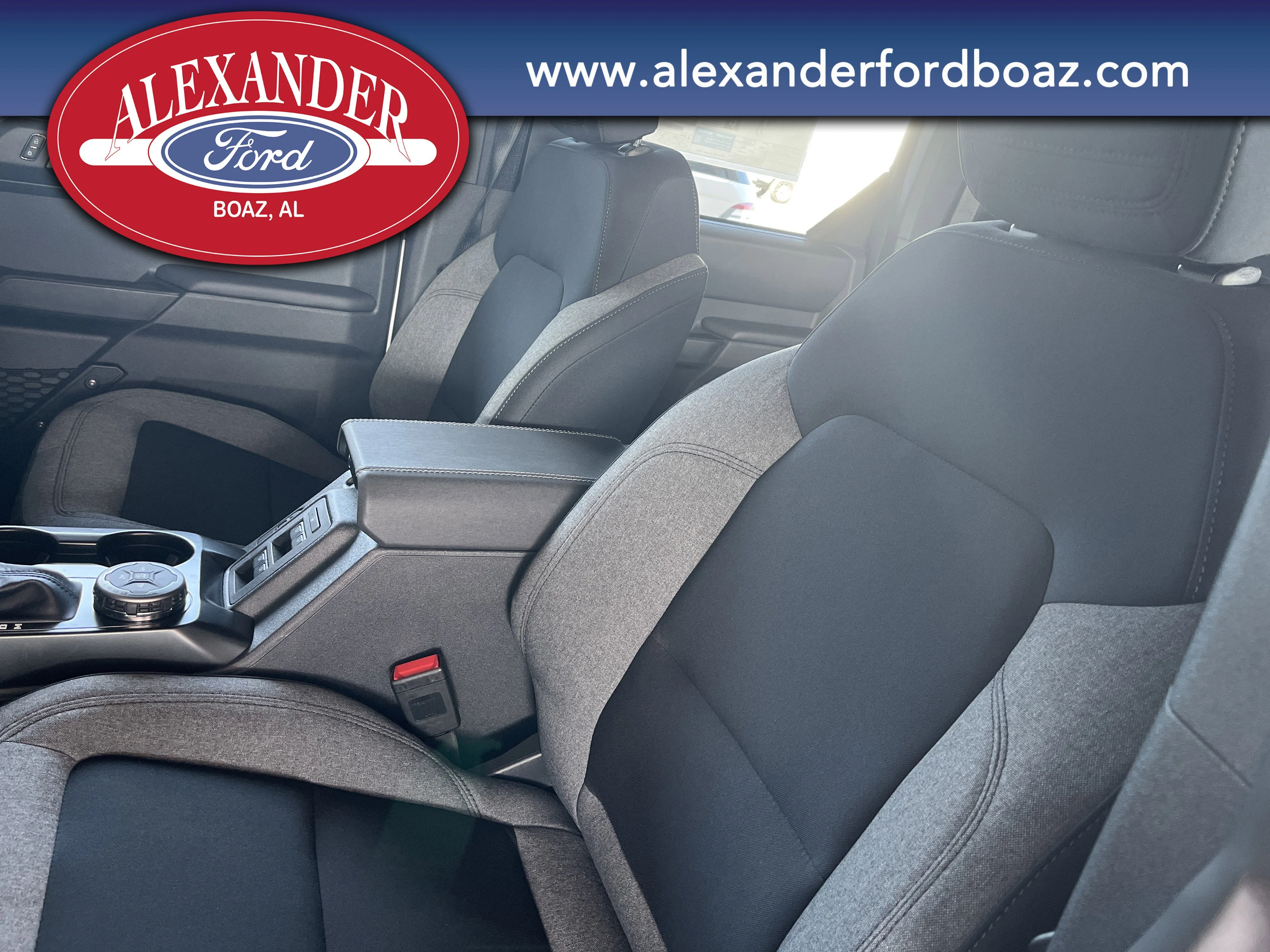 2025 Ford Bronco 4-Door Base - Photo 10