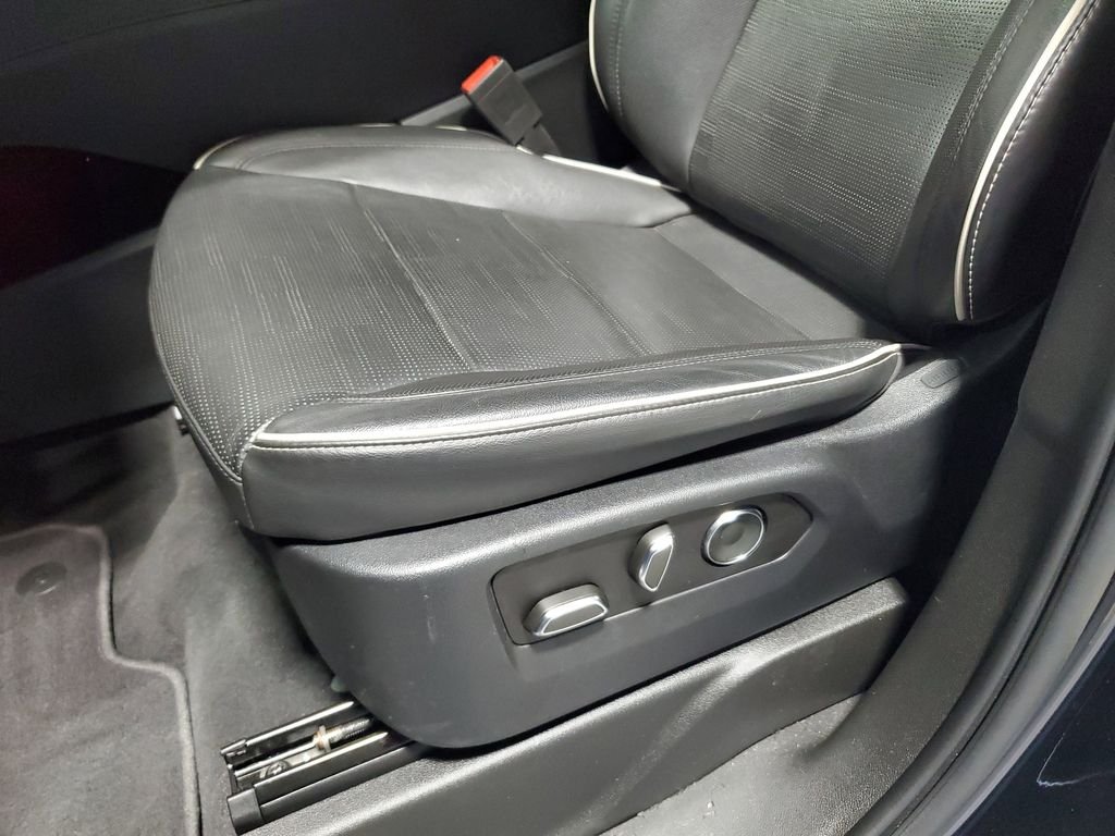 2021 Cadillac Escalade Premium Luxury - Photo 18