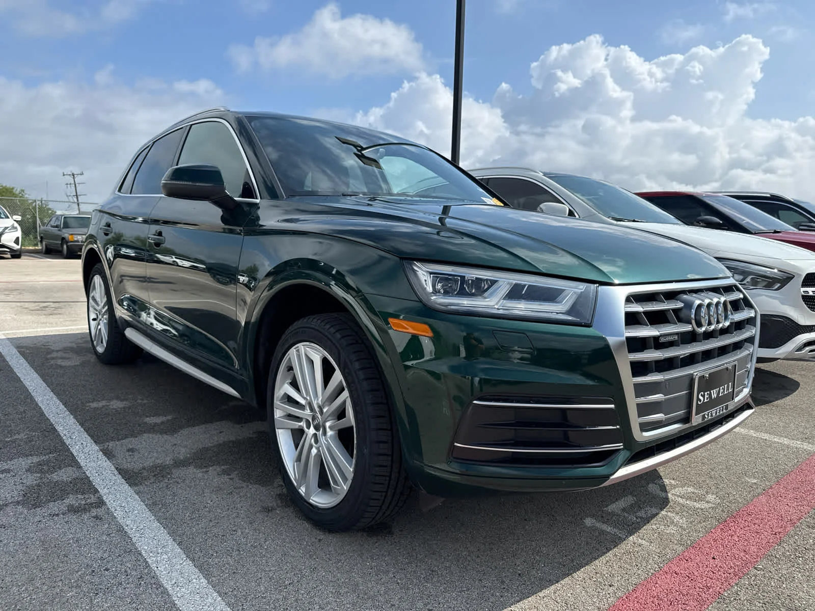 2019 Audi Q5 2.0T quattro S tronic Premium Plus's photo