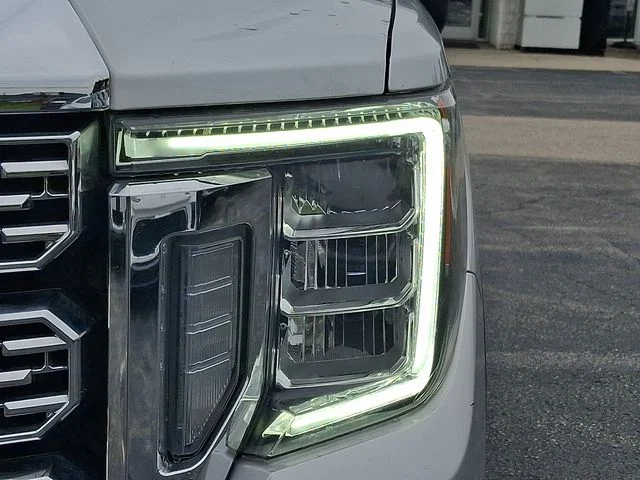 Used 2022 Silver GMC Denali image 8