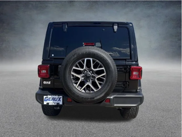 Used 2025 Black Jeep Sahara image 18