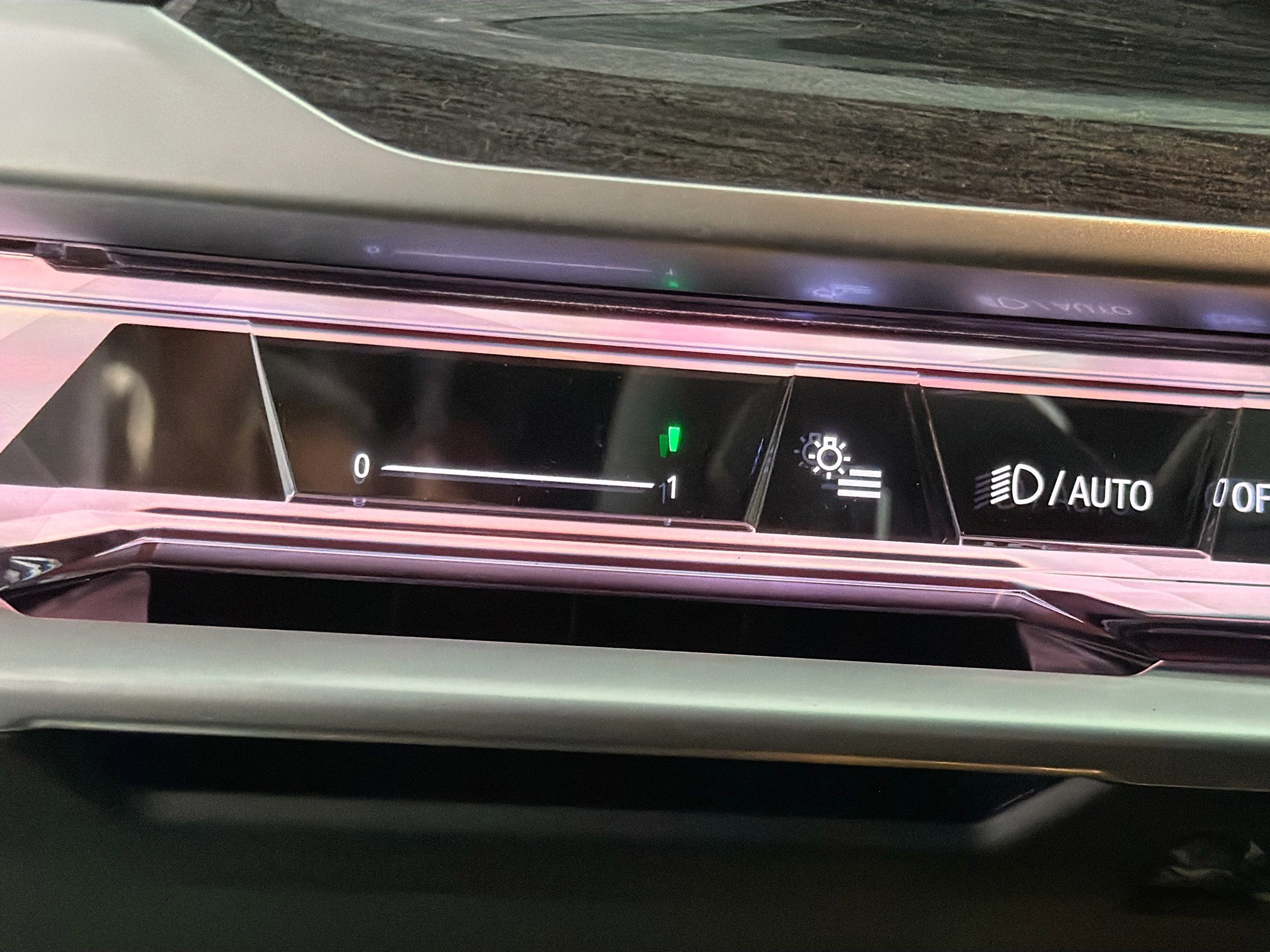 2026 BMW 7 Series 750e - Photo 32