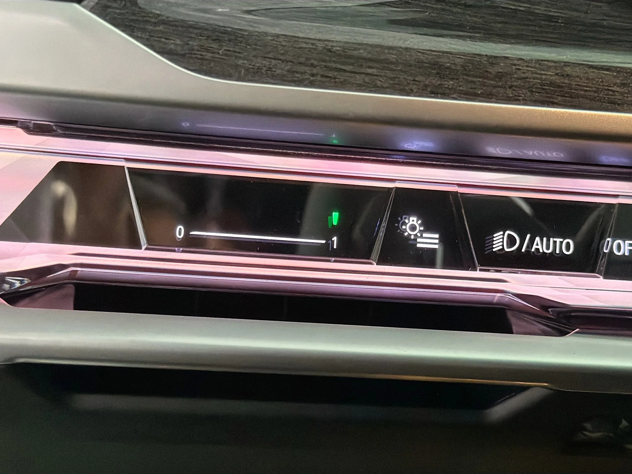 2026 BMW 7 Series 750e - Photo 32