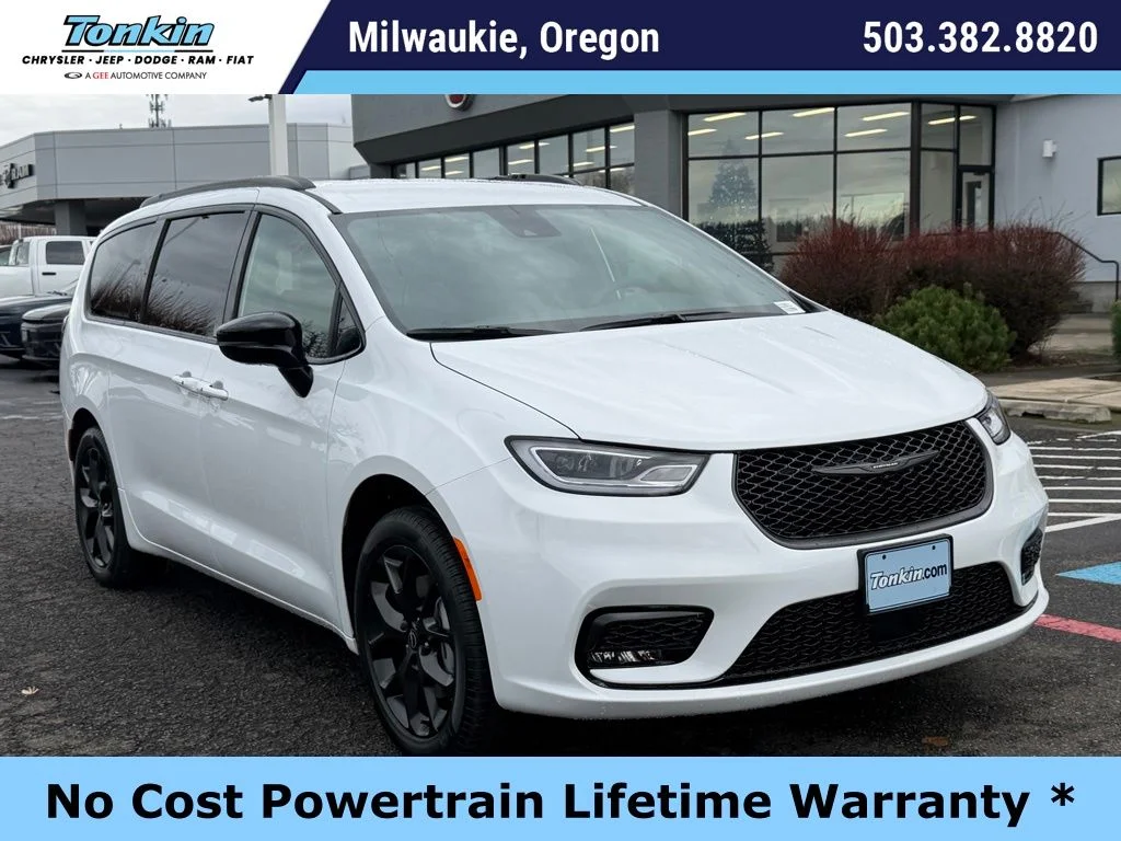 2026 Chrysler Pacifica Select AWD's photo