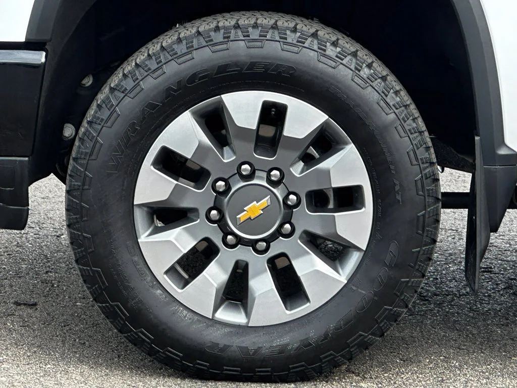 Used 2026 Summit White Chevrolet Custom image 13