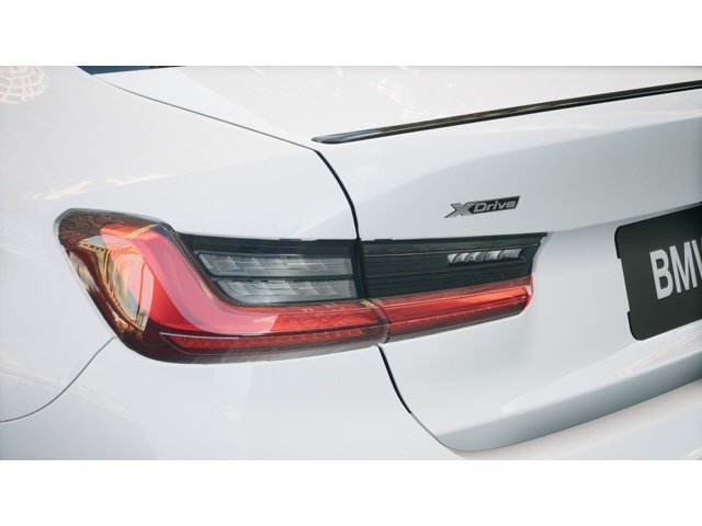 New 2026 Alpine White BMW  image 8