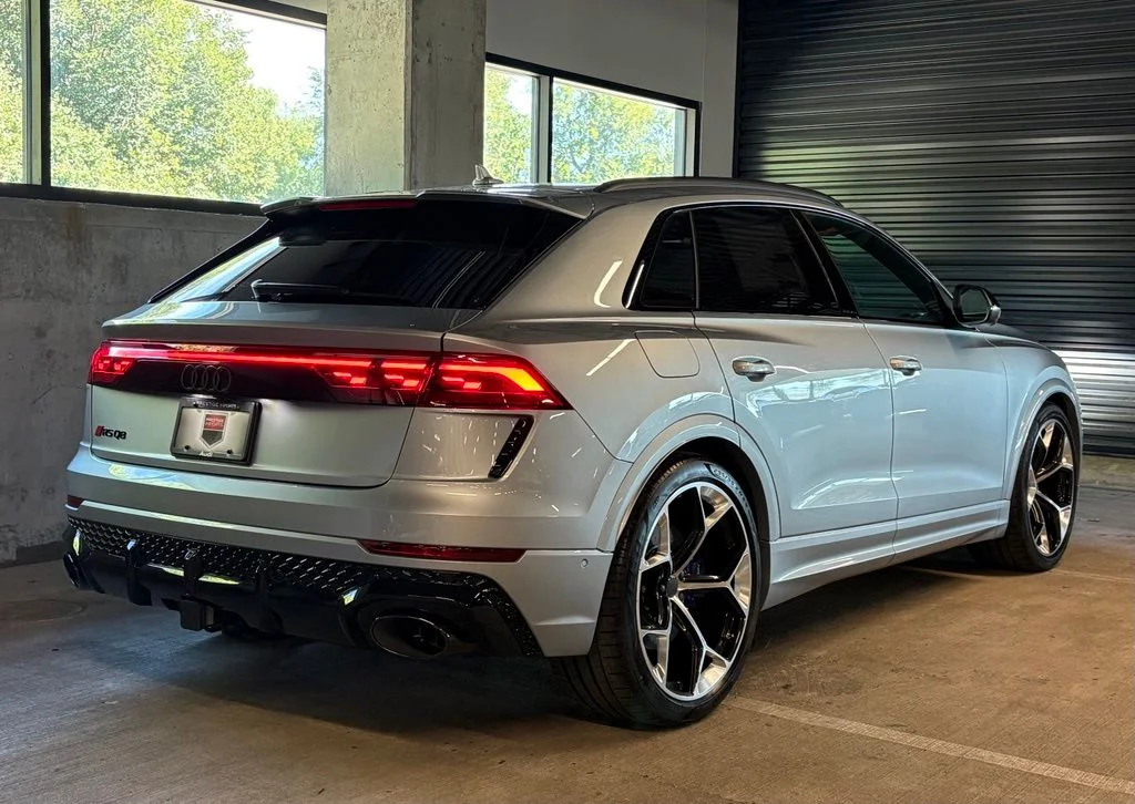 New 2027 Satellite Silver Metallic Audi 4.0T image 8