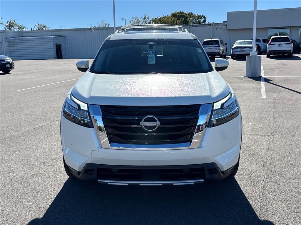 Used 2024 PEARL WHITE TRICO Nissan SL image 11