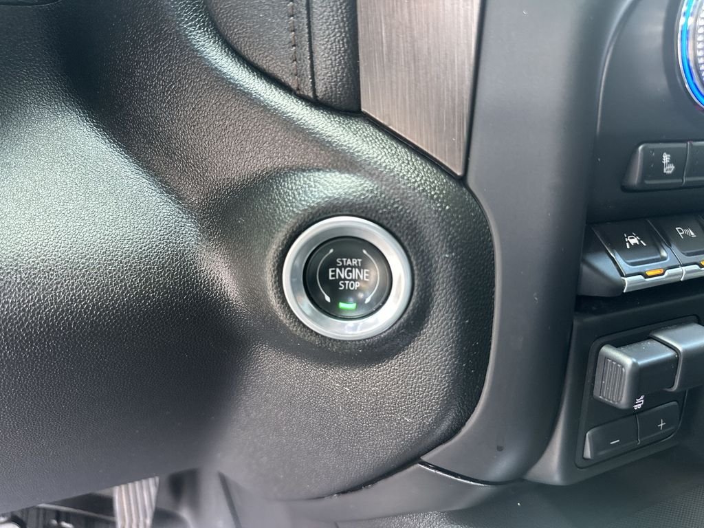 Used 2019 ONYX BLACK GMC AT4 image 17