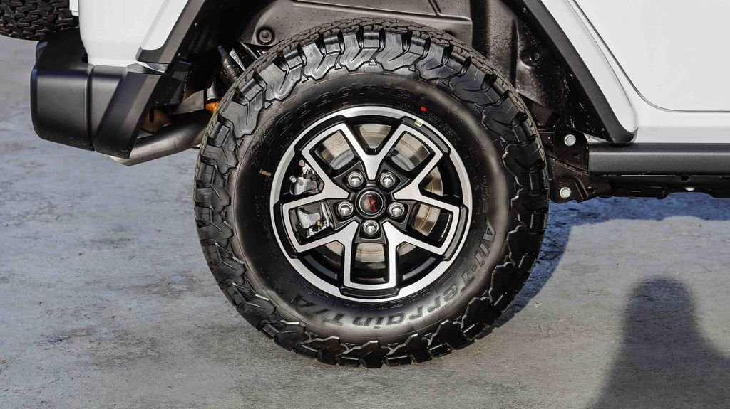 New 2026 Bright White Clearcoat Jeep Rubicon image 12